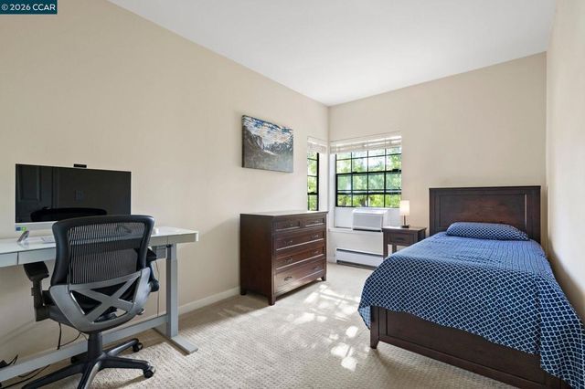 443 College Ave, Palo Alto, CA 94306