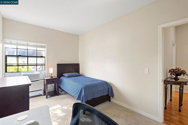 443 College Ave, Palo Alto, CA 94306