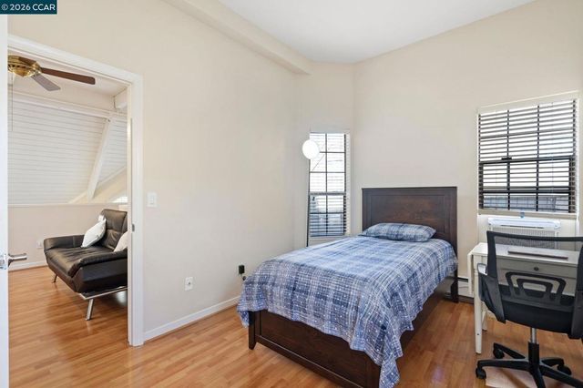 443 College Ave, Palo Alto, CA 94306