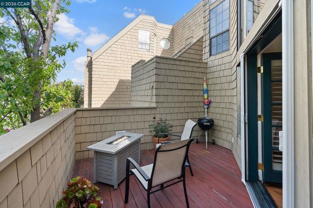 443 College Ave, Palo Alto, CA 94306