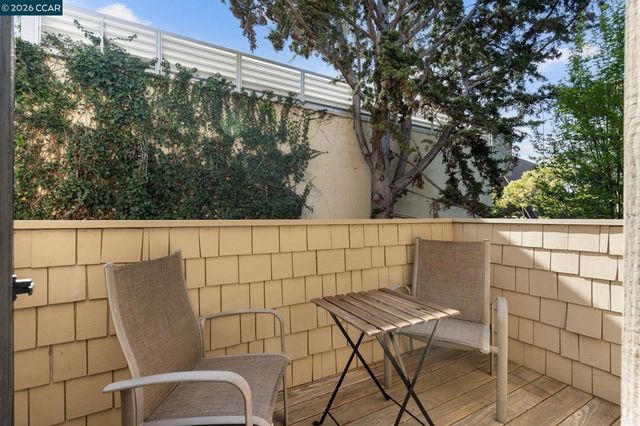 443 College Ave, Palo Alto, CA 94306