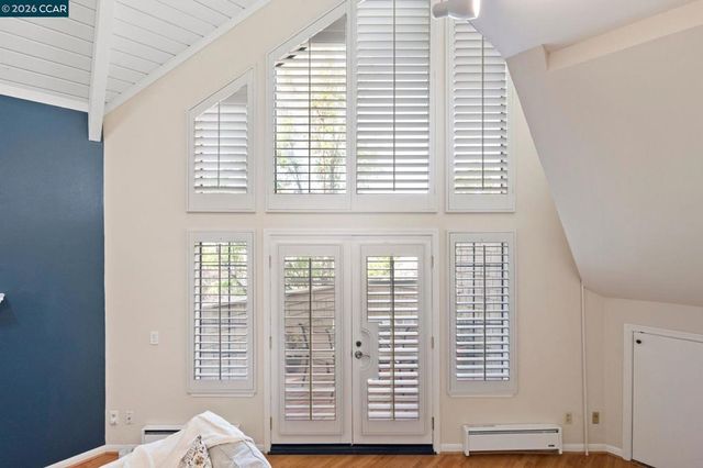 443 College Ave, Palo Alto, CA 94306