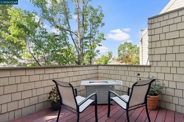 443 College Ave, Palo Alto, CA 94306