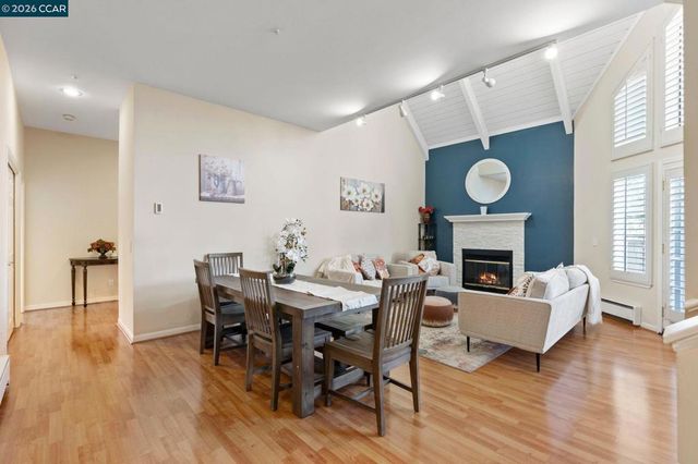 443 College Ave, Palo Alto, CA 94306