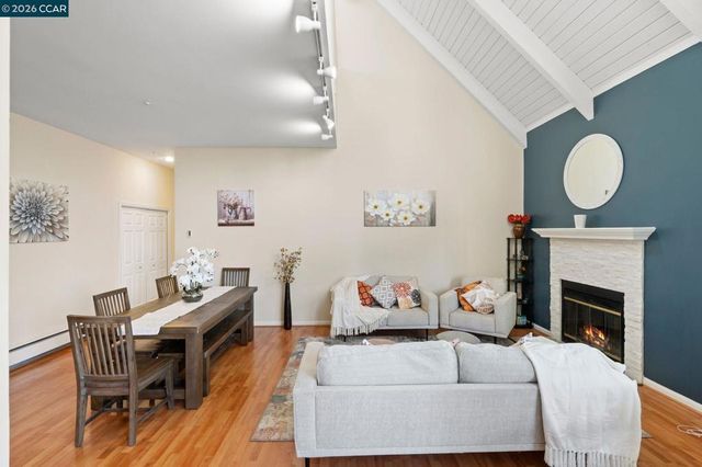 443 College Ave, Palo Alto, CA 94306