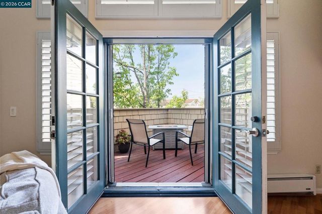 443 College Ave, Palo Alto, CA 94306