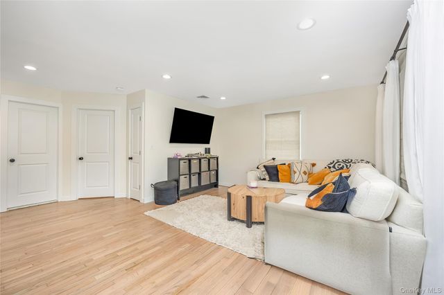 48 McKinley Street, Massapequa Park, NY 11762