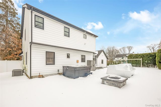 48 McKinley Street, Massapequa Park, NY 11762