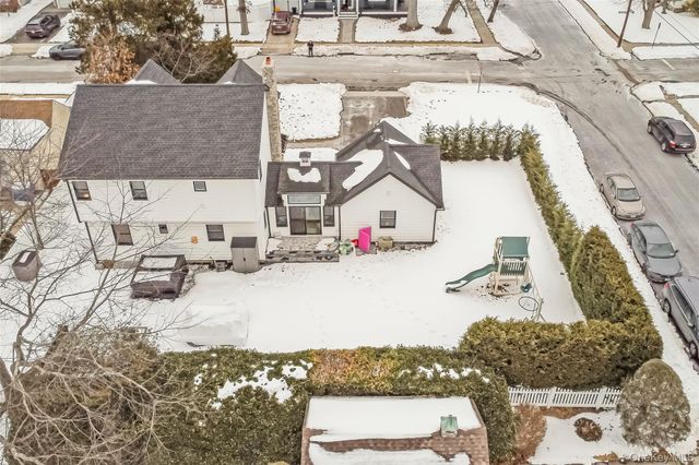 48 McKinley Street, Massapequa Park, NY 11762