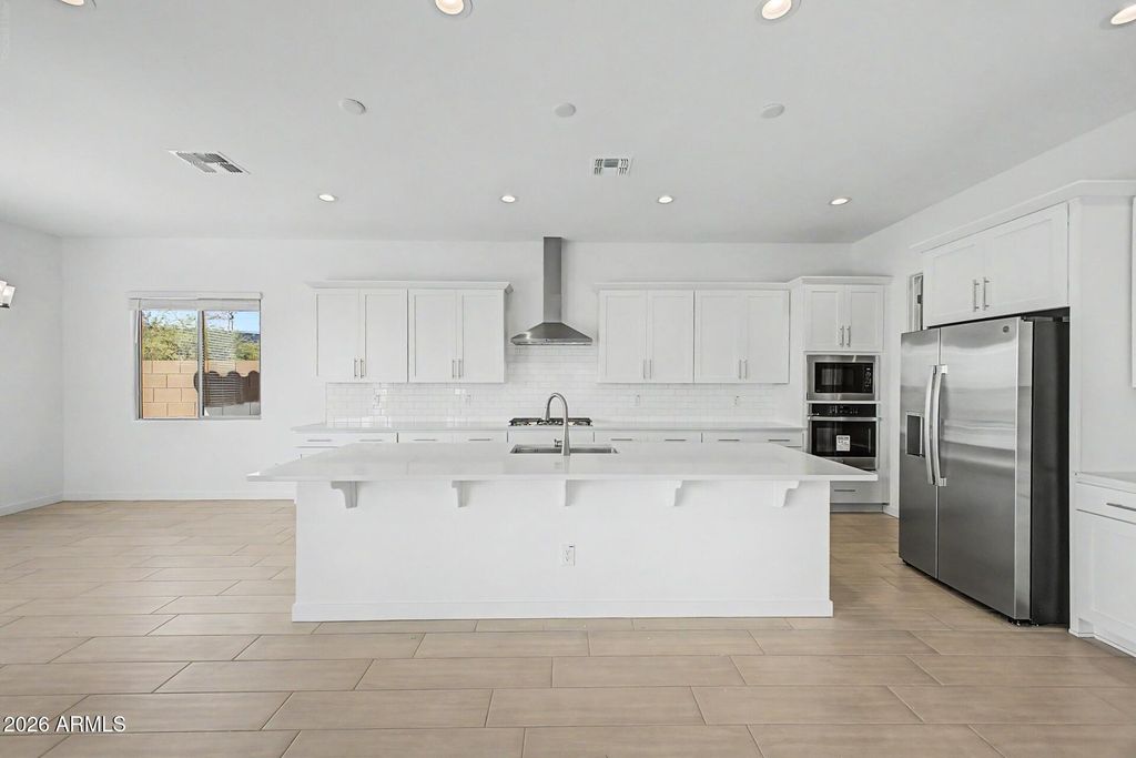 20231 W GLENROSA Avenue, Buckeye, AZ 85396 — photo 2