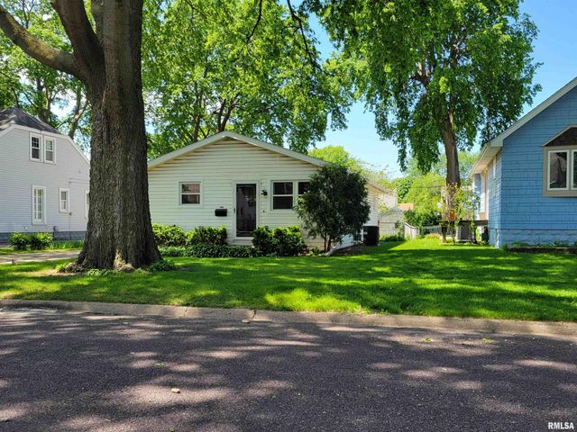 1529 BACON Street, Pekin, IL 61554