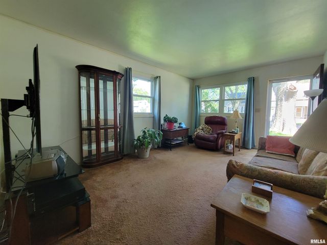1529 BACON Street, Pekin, IL 61554