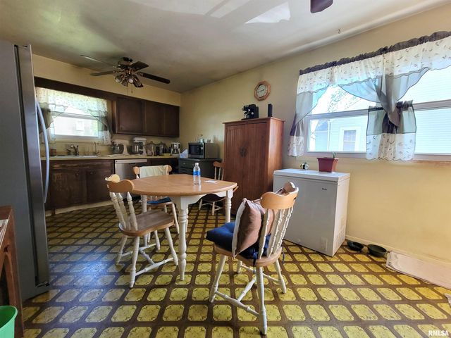 1529 BACON Street, Pekin, IL 61554
