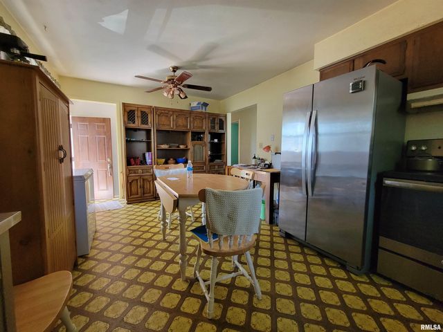 1529 BACON Street, Pekin, IL 61554