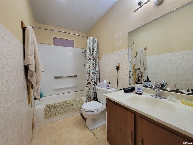 1529 BACON Street, Pekin, IL 61554