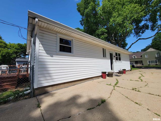 1529 BACON Street, Pekin, IL 61554