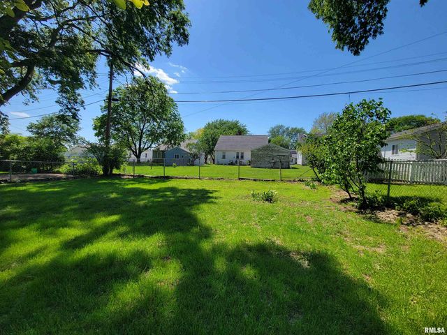1529 BACON Street, Pekin, IL 61554