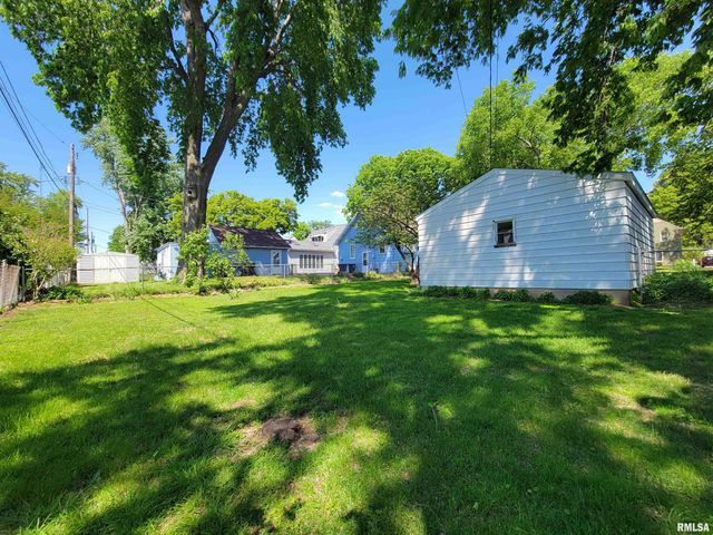 1529 BACON Street, Pekin, IL 61554