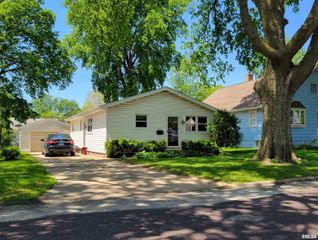 1529 BACON Street, Pekin, IL 61554