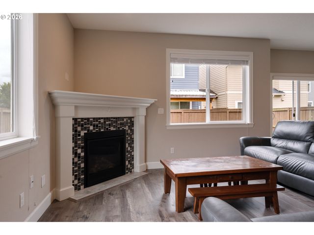 3822 Se WILLAMETTE Ave, Hillsboro, OR 97123