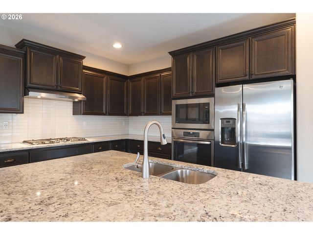 3822 Se WILLAMETTE Ave, Hillsboro, OR 97123