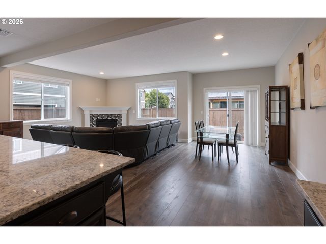 3822 Se WILLAMETTE Ave, Hillsboro, OR 97123