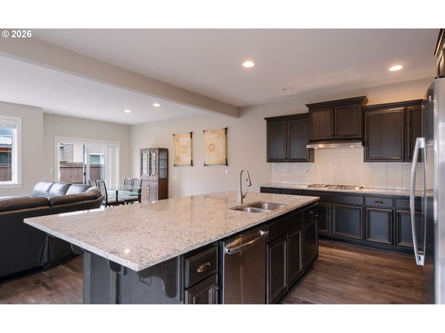 3822 Se WILLAMETTE Ave, Hillsboro, OR 97123