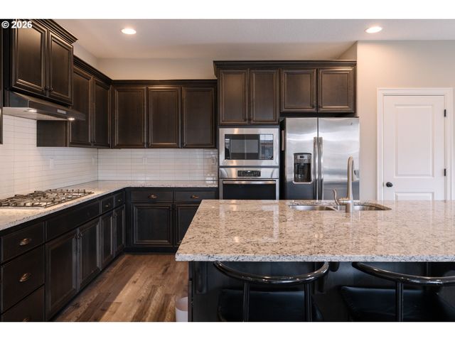 3822 Se WILLAMETTE Ave, Hillsboro, OR 97123