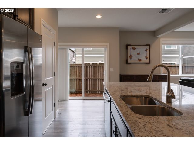 3822 Se WILLAMETTE Ave, Hillsboro, OR 97123