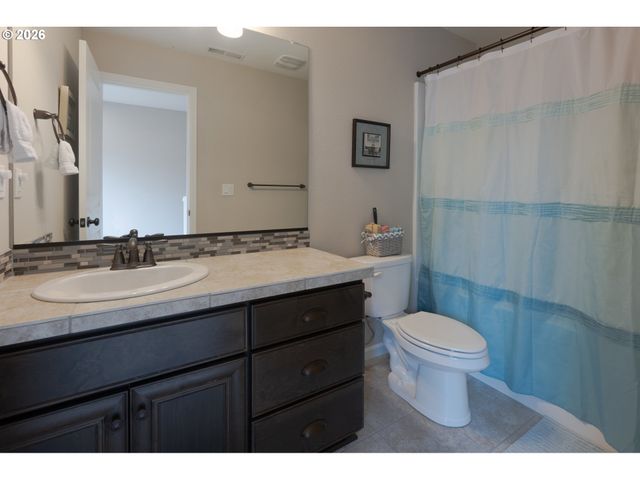 3822 Se WILLAMETTE Ave, Hillsboro, OR 97123