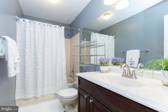 6751 JENNY LEIGH CT, Centreville, VA 20121