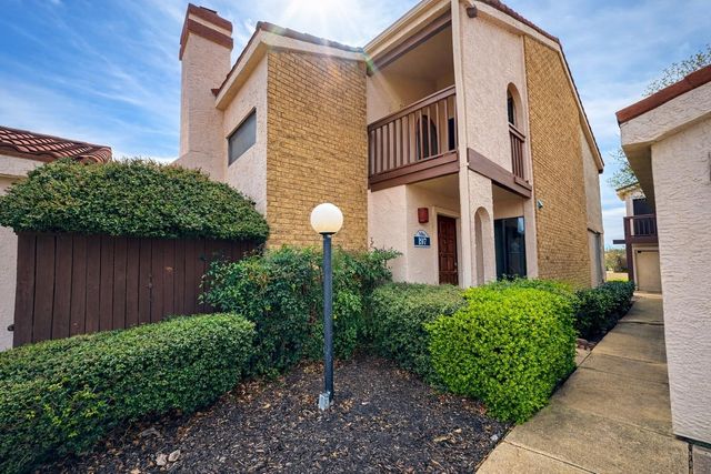 551 Ranch Trail 197, Irving, TX 75063