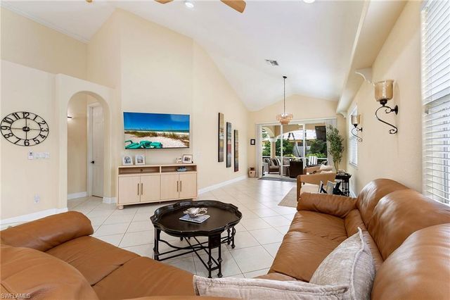 651 106th AVE N, Naples, FL 34108