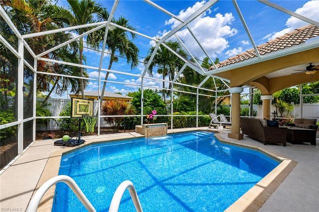 651 106th AVE N, Naples, FL 34108