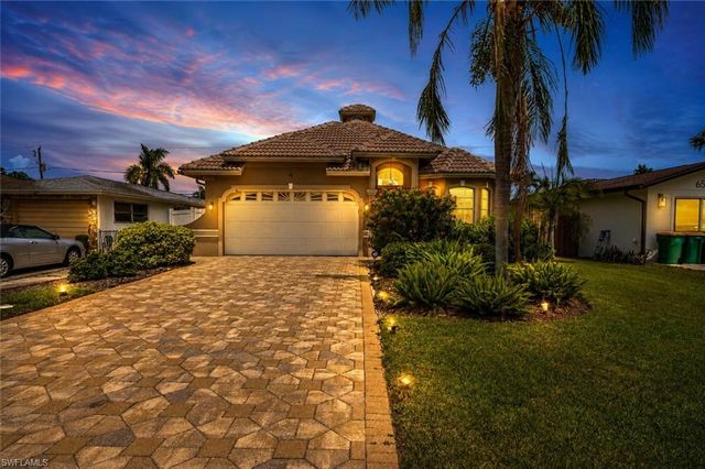 651 106th AVE N, Naples, FL 34108