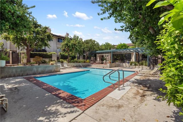 7137 Shoup 39, West Hills, CA 91307