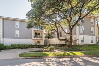 3711 Holland Avenue 302, Dallas, TX 75219