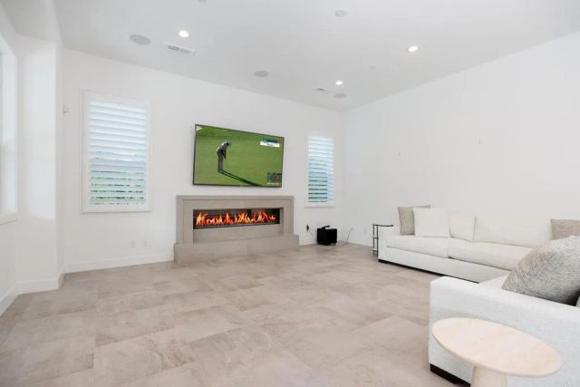 6179 Summit Crest Circle, San Diego, CA 92130