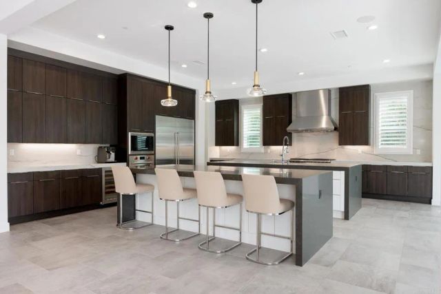 6179 Summit Crest Circle, San Diego, CA 92130