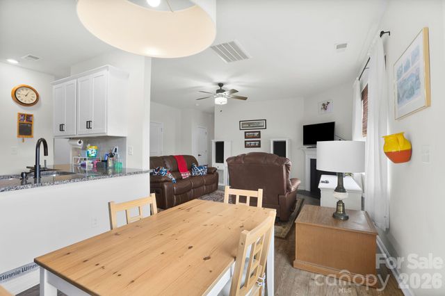 232 Marathon Lane, Candler, NC 28715