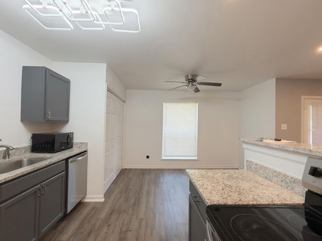 524 Cole Avenue, Saginaw, TX 76179