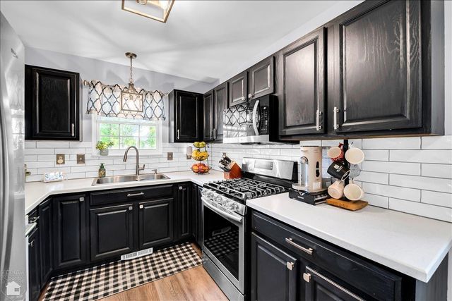 1303 Russel Court, Port Huron, MI 48060