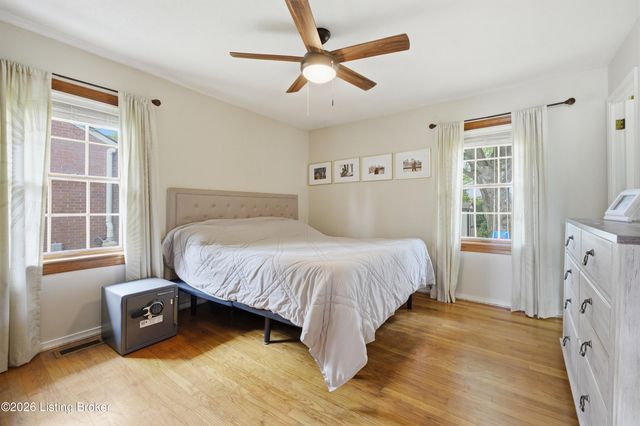 2614 Tregaron Ave, Jeffersontown, KY 40299
