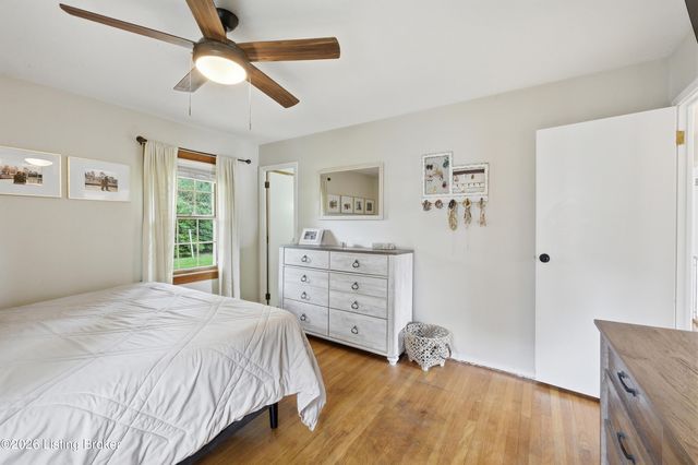 2614 Tregaron Ave, Jeffersontown, KY 40299