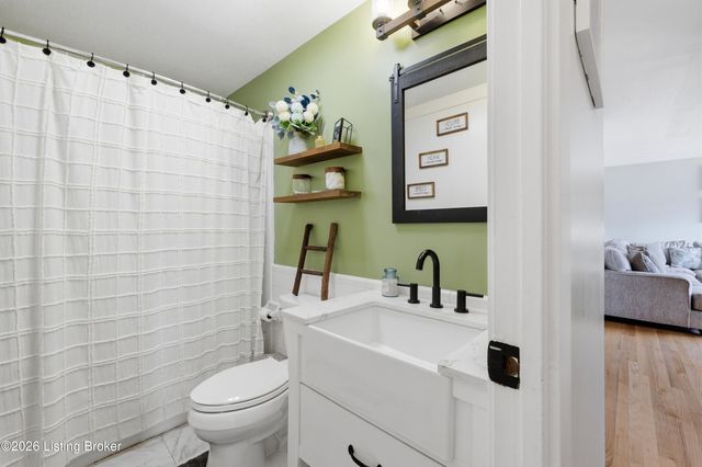 2614 Tregaron Ave, Jeffersontown, KY 40299