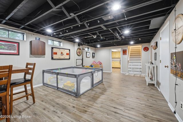 2614 Tregaron Ave, Jeffersontown, KY 40299
