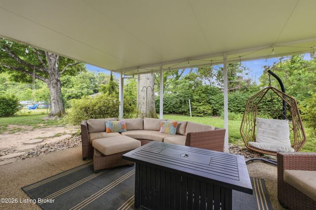 2614 Tregaron Ave, Jeffersontown, KY 40299
