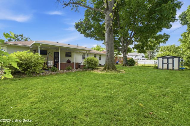 2614 Tregaron Ave, Jeffersontown, KY 40299