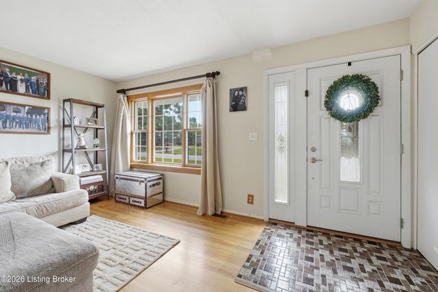 2614 Tregaron Ave, Jeffersontown, KY 40299