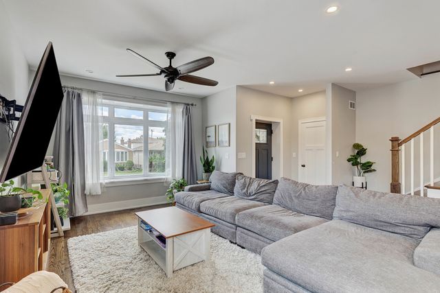 5347 S Melvina Avenue, Chicago, IL 60638